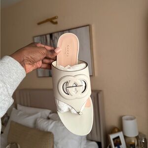 Gucci Cream Leather Thong Slide Sandal with Interlocking G
